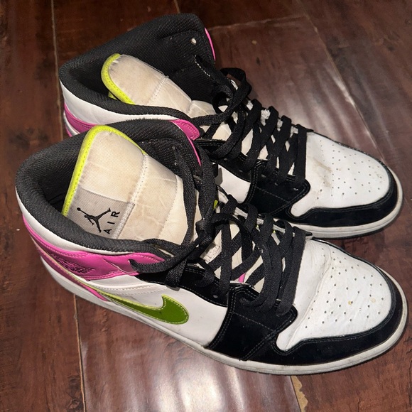 Jordan Air 1 Mid SE - Picture 5 of 5